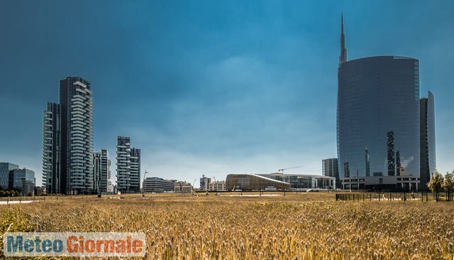 immagine 1 articolo meteo milano tra nubi e sole calo termico verso il weekend