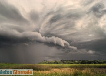 Meteo per domani, FRONTE in marcia al Centro-Sud. TEMPORALI anche violenti