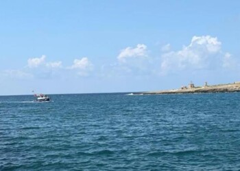 Migranti, nave a Pozzalo sequestrata