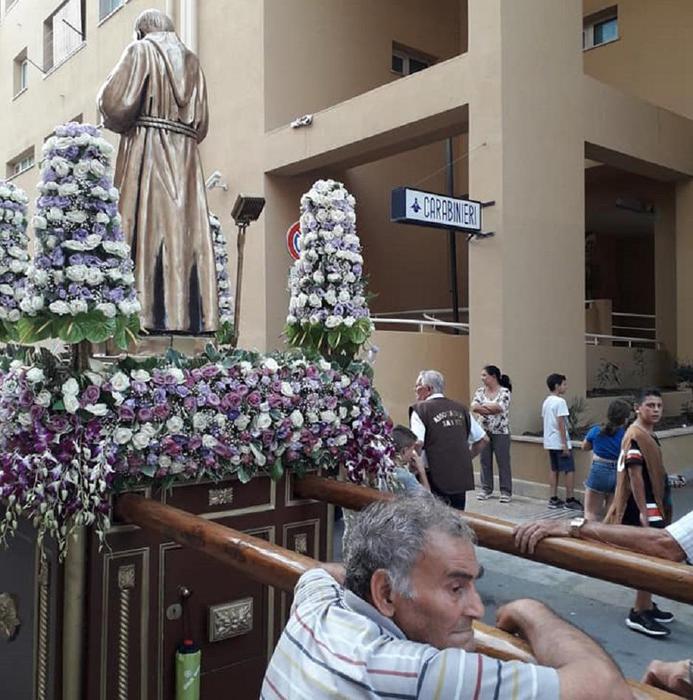 Processione allo Zen con ‘inchino’ a Cc