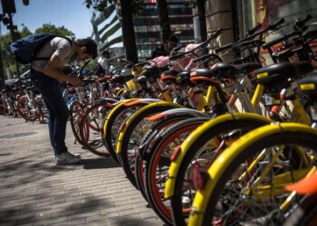 Pusher 3 kg marijuana in cestino bici
