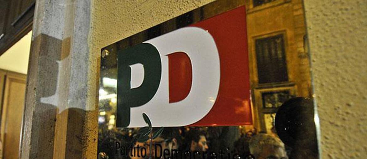 Renzi «ha abbandonato il gruppo»: prima scissione Wathsapp della storia