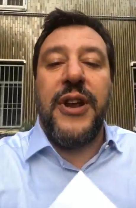 Salvini, Colle avallato giochino Palazzo