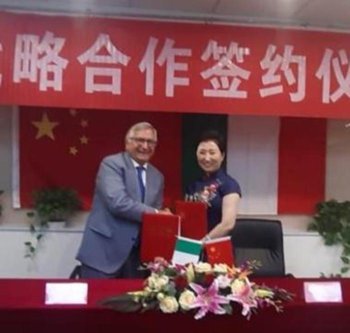 Si formano al Pascale 500 medici cinesi