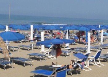 Spiagge: Capacchione (Sib) a governo, ‘impegno tutela balneazione attrezzata’  