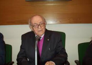 Una lapide per ricordare Carmine Manzi