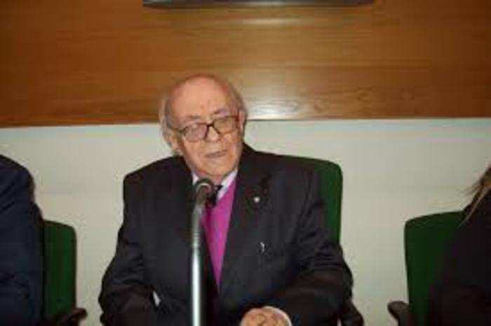 Una lapide per ricordare Carmine Manzi