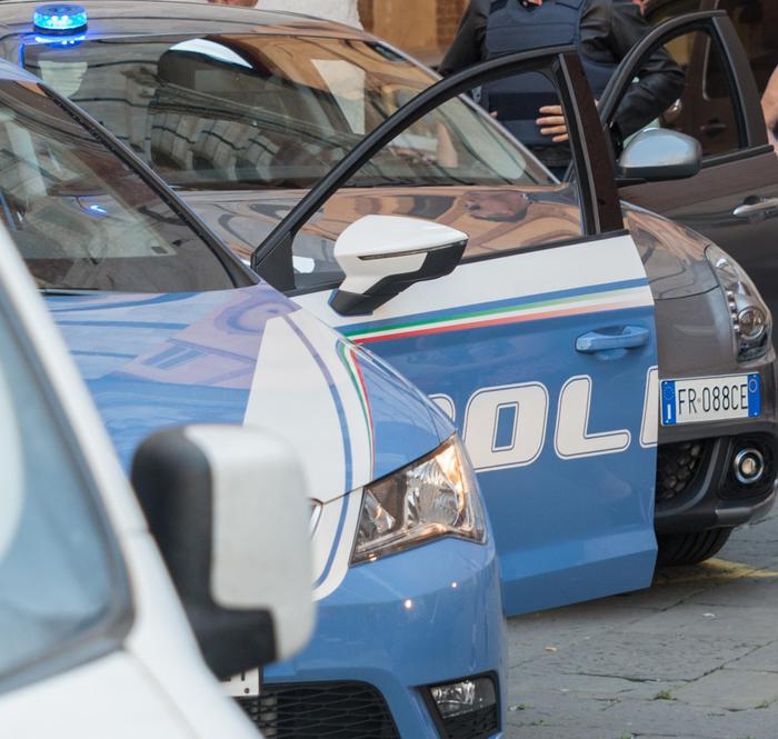 Vende figlie per nozze, arrestato