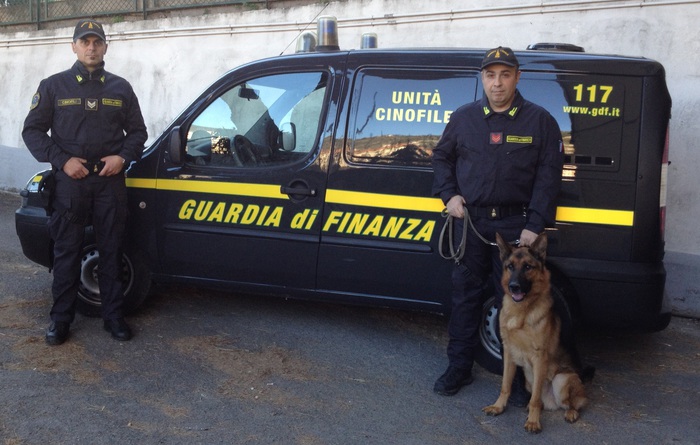 118 kg di hashish e ‘marija’ su furgone, arrestato giovane spagnolo