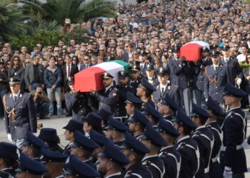 Fedriga:”I due agenti scortati dalla nostra gente vicinanza composta e sensibile, onorato di rappresentare Fvg”