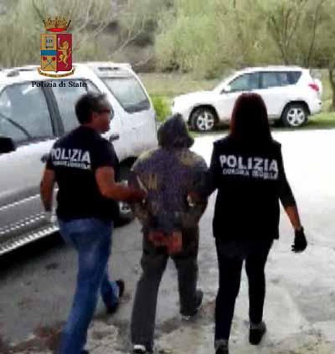 Abusi su 14enne,pensionato a domiciliari