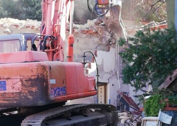 Abusivismo: demolito fabbricato a Cefalù