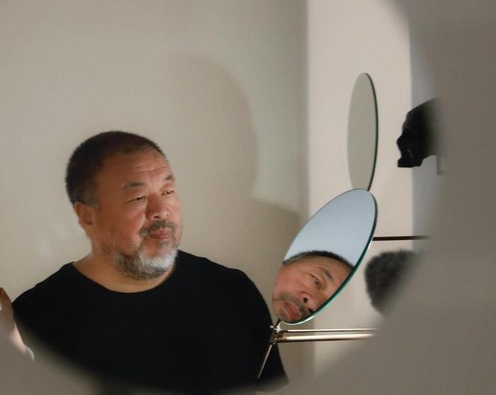 Al Weiwei in visita al Museo Madre