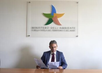 Ambiente: ministero plastic free da un anno, evitate 100mila bottigliette 