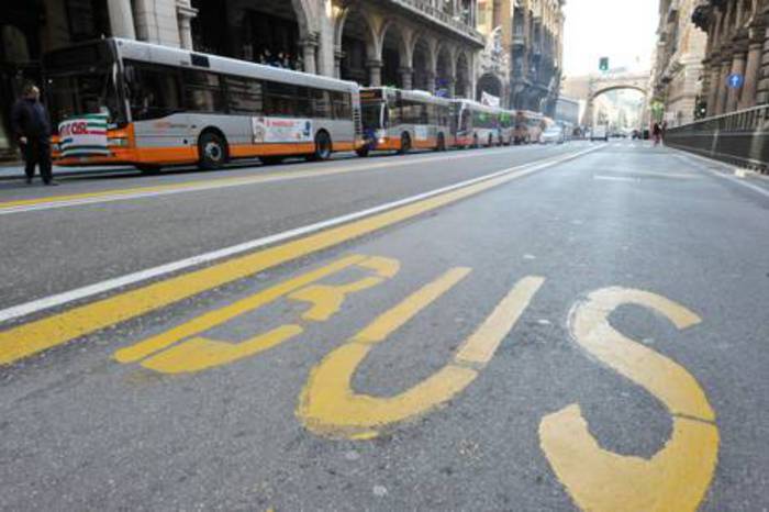 Autista Amt aggredito da 17enne su bus