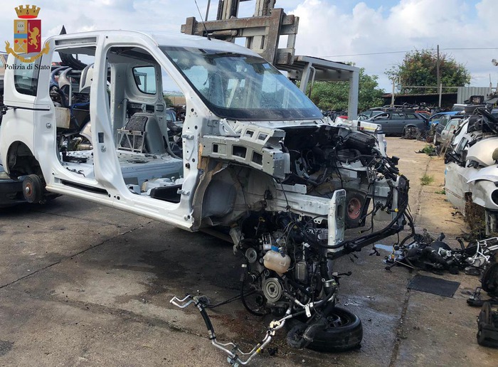 Auto rubate e ‘cannibalizzate’,2 denunce