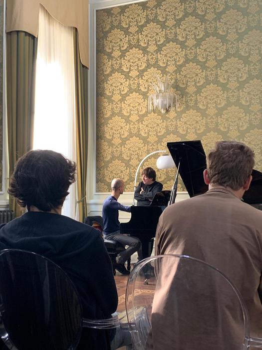 Bahrami, Schiff il più grande su Bach