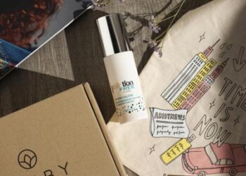 Beauty routine, 6 gesti anti smog per proteggere pelle e capelli
 