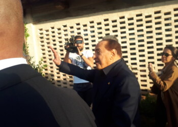 Berlusconi visita Basilica Assisi