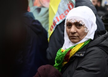 Centrosinistra in piazza per i curdi, ma un po’ anche contro se stesso