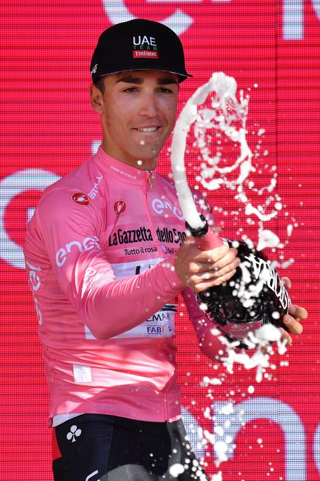 Ciclismo: Conti rinnova con la UAE