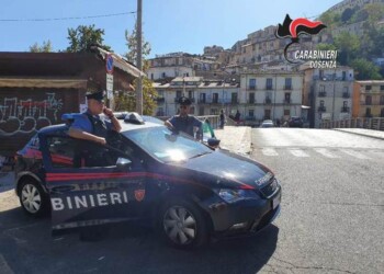 Compie rapina in bar, arrestato