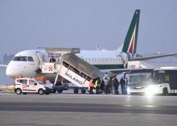 Decolla primo volo da Linate