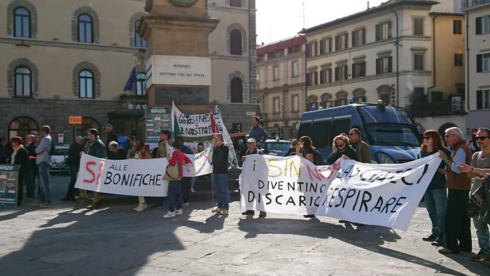 Discarica di Piombino, protesta a Firenze