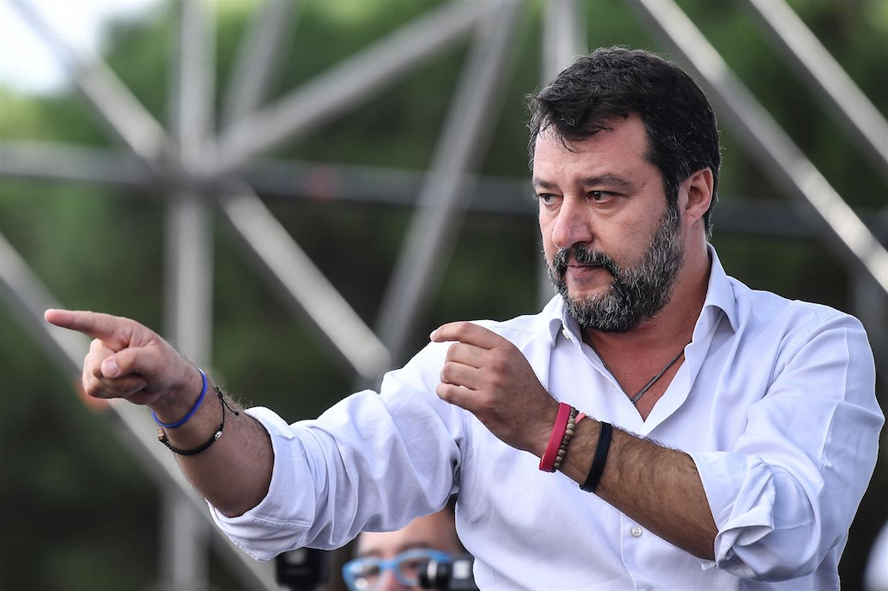 Ecco le frasi da cioccolatino di Salvini per motivare gli elettori e tornare al governo