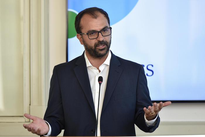 Fioramonti, spero che l’Italia torni a investire in ricerca