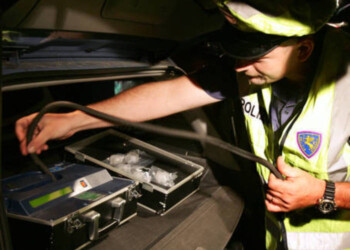Guida con alcol 3 volte limite, denuncia