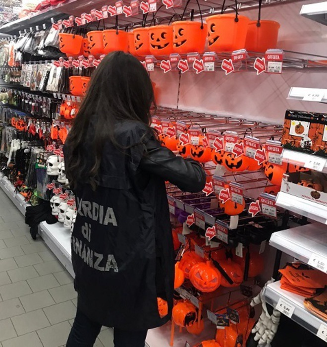 Halloween, 12mila articoli sequestrati