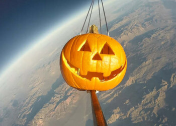 Halloween, lanciata la zucca spaziale