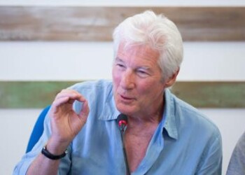 Le Chiavi di Firenze a Richard Gere, sindaco sotto attacco  