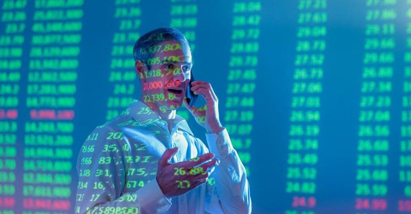 Legge bilancio, ipotesi tassa sulle sim card dei clienti business. Castelli: «Ferma contrarietà»