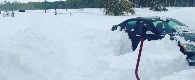 Lo storico blizzard che ha colpito il Manitoba, in Canada: video meteo