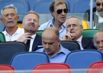 Lotito dona maglia a figlio Paparelli