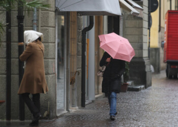 Maltempo: forti piogge a Trieste, strade e abitazioni allagate