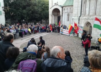 Manifestazione a sostegno del popolo curdo a Trento