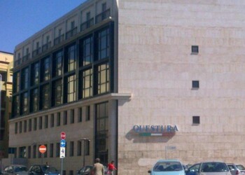 Massacra di botte i genitori, arrestato