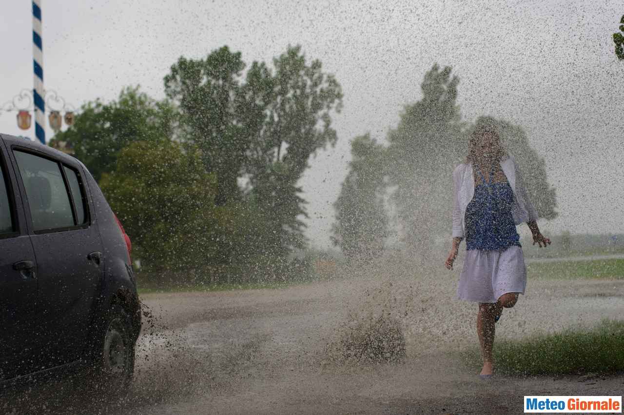 Meteo Francia: ondata di maltempo, vento forte, temporali e allagamenti