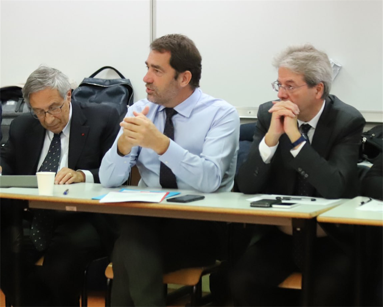 Non solo alleanza strategica con i Cinque stelle, grazie al cielo c’è anche un Pd in marcia con Macron