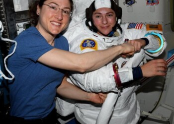 Passeggiata spaziale in rosa, il selfie della vigilia