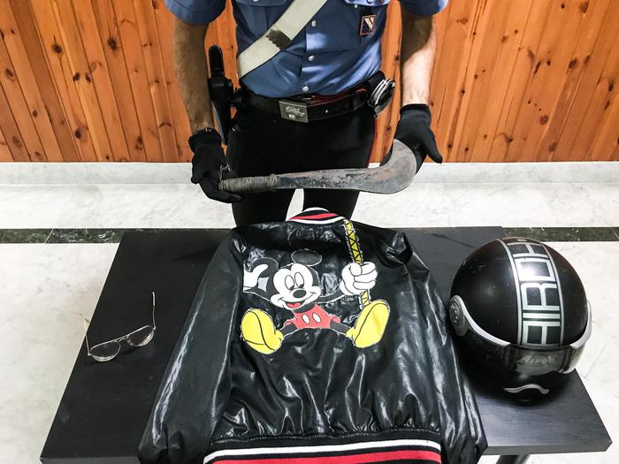 Per 10 euro ferisce uomo con una roncola