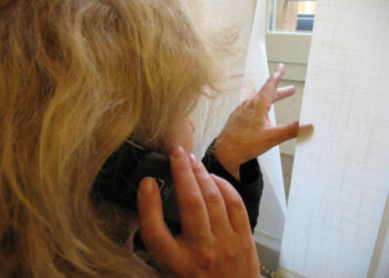 Perseguita e minaccia l’ex, arrestato