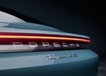 Porsche: ecco l’elettrica Taycan 4S