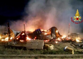 Rogo distrugge chiosco a Solanas