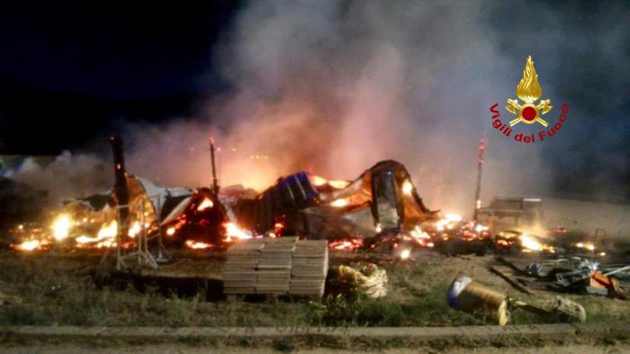 Rogo distrugge chiosco a Solanas