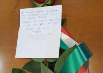 Signora lascia rosa a Questura Vibo