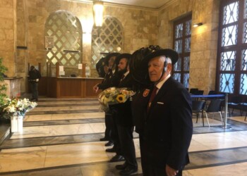 Sparatoria Questura: onori Associazione bersaglieri ad agenti